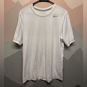 Nike White Short Sleeve Tee Classic Crew Neck